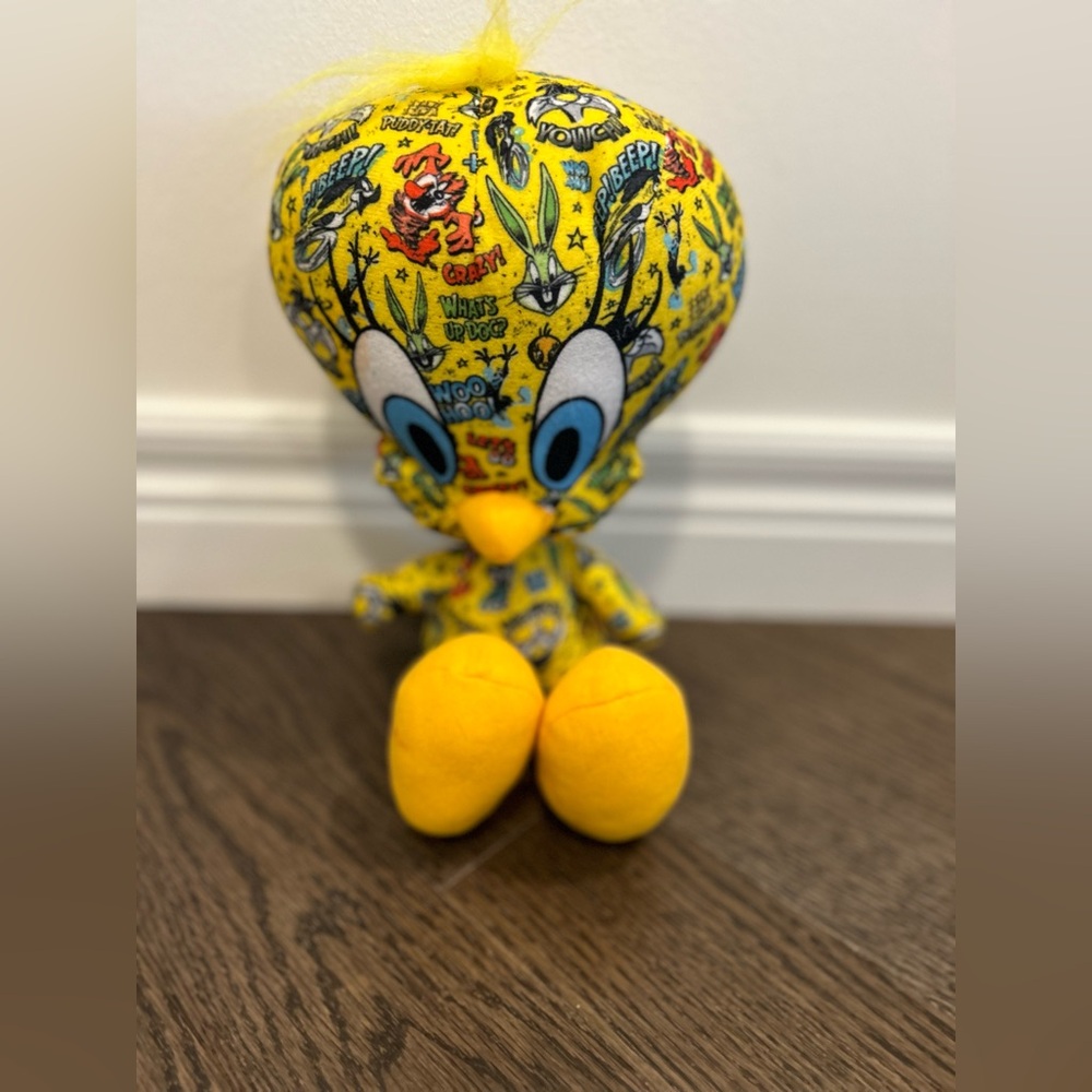 Looney Tunes Graphic Print
Tweety Bird Plush